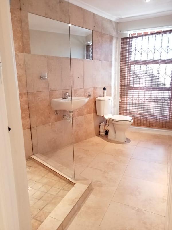 To Let 3 Bedroom Property for Rent in Brooklyn Western Cape